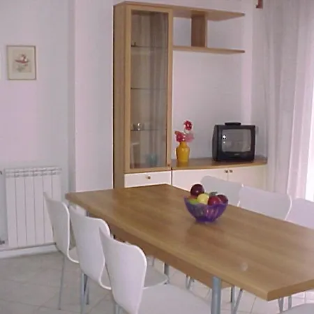 Spacious Flat With Terrace In Lignano Pineta Διαμέρισμα Λινιάνο Σαμπιαντόρο
