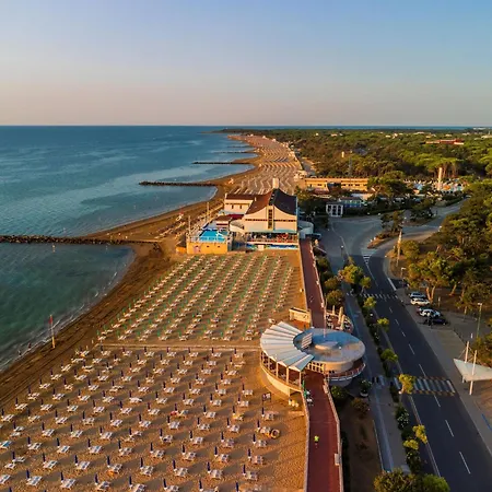 Διαμέρισμα Spacious Flat With Terrace In Lignano Pineta